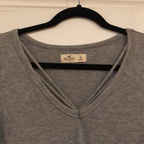 Hollister Ribbed Grey Strappy V-Neck Shirt - Picture 2 of 2